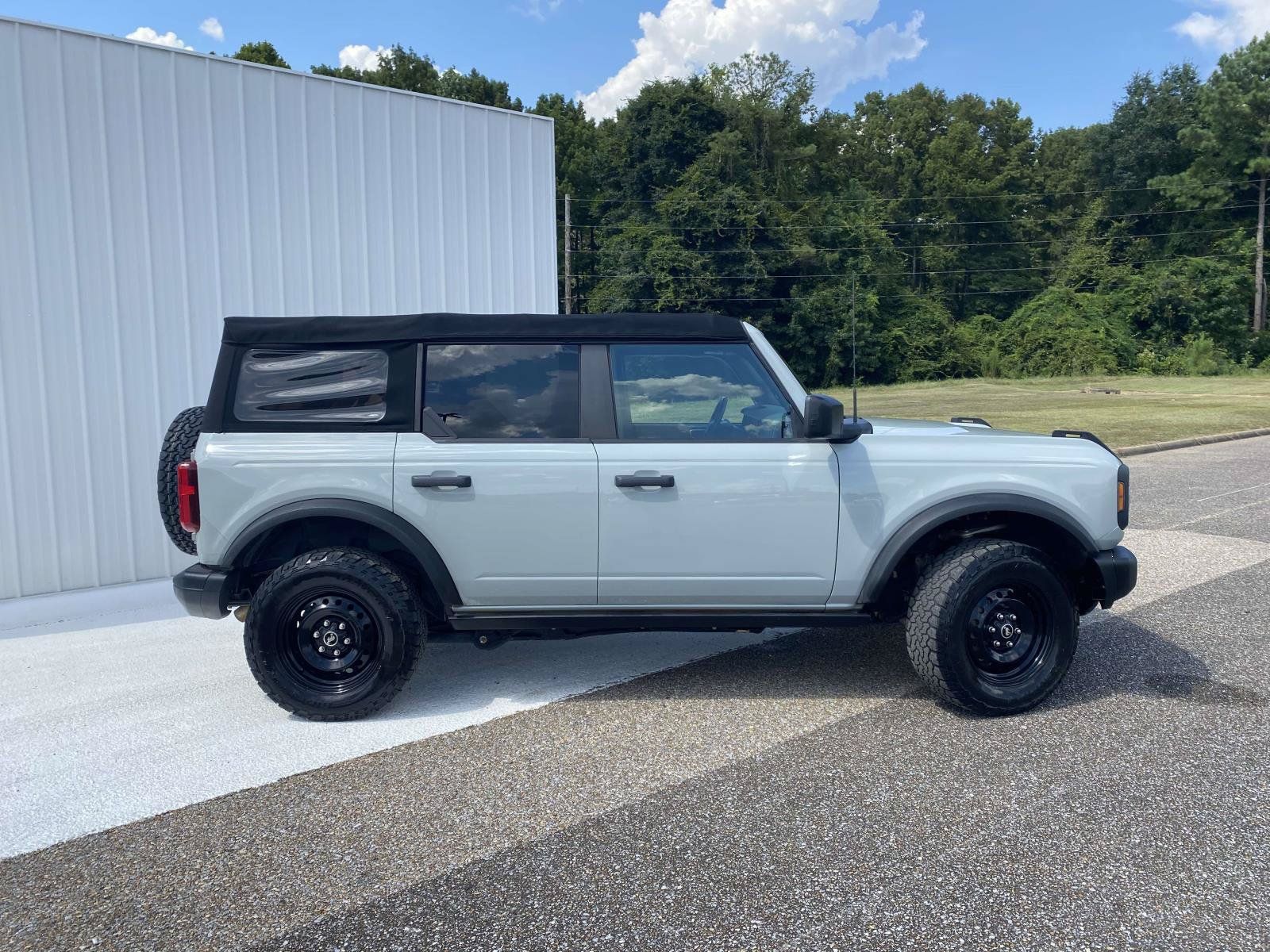 Used 2022 Ford Bronco Black Diamond AWD/4WD image 9