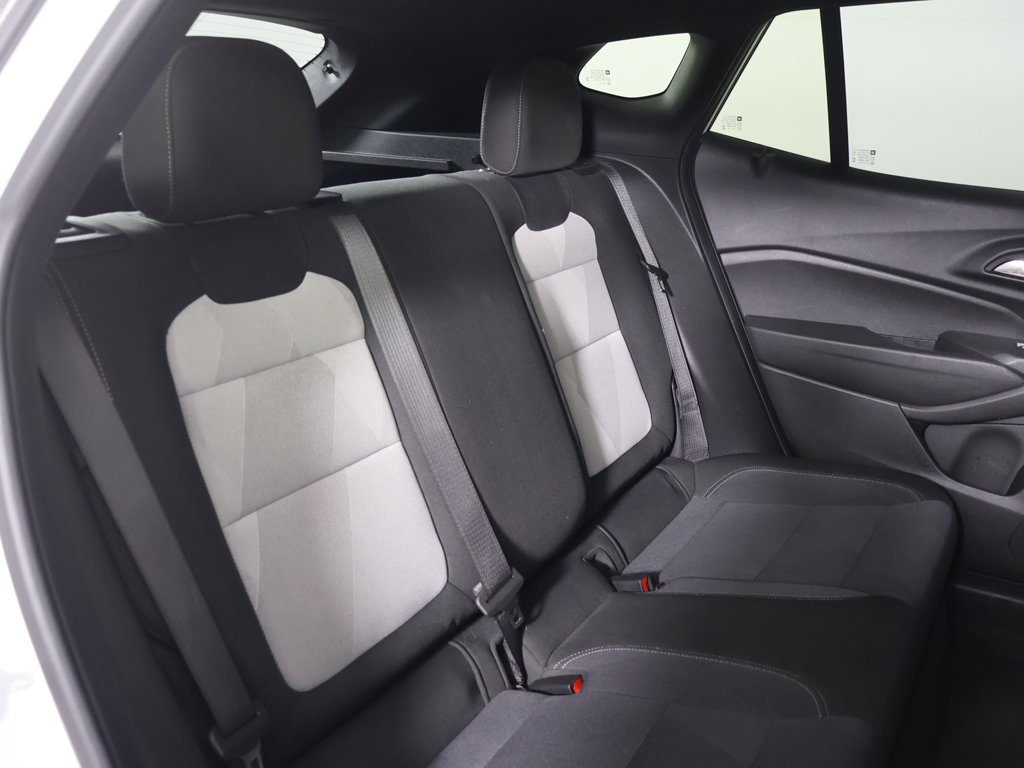 Used 2025 Chevrolet Trax RS w/ Driver Confidence Package FWD image 29
