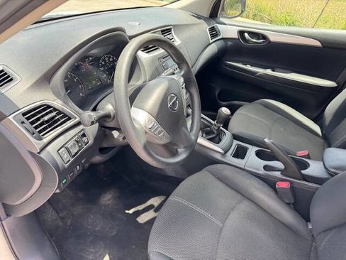 Used 2016 Nissan Sentra S image 29