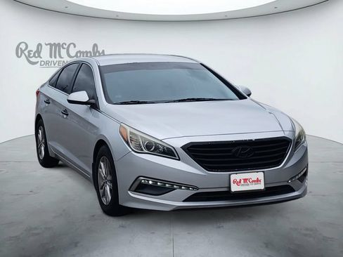 Used 2015 Hyundai Sonata SE w/ Option Group 09 FWD image 13
