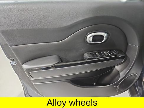 Used 2015 Kia Soul ! image 11