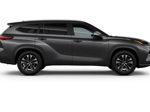 New 2025 Toyota Highlander XLE image 12