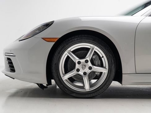 Used 2022 Porsche 718 Boxster RWD image 45