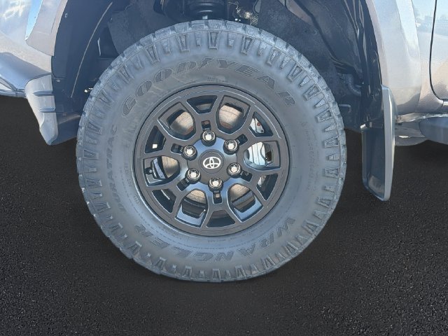 Used 2021 Toyota Tacoma SR5 RWD image 28