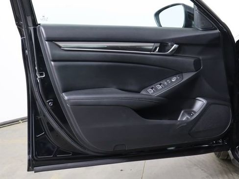Used 2021 Honda Accord Sport image 18