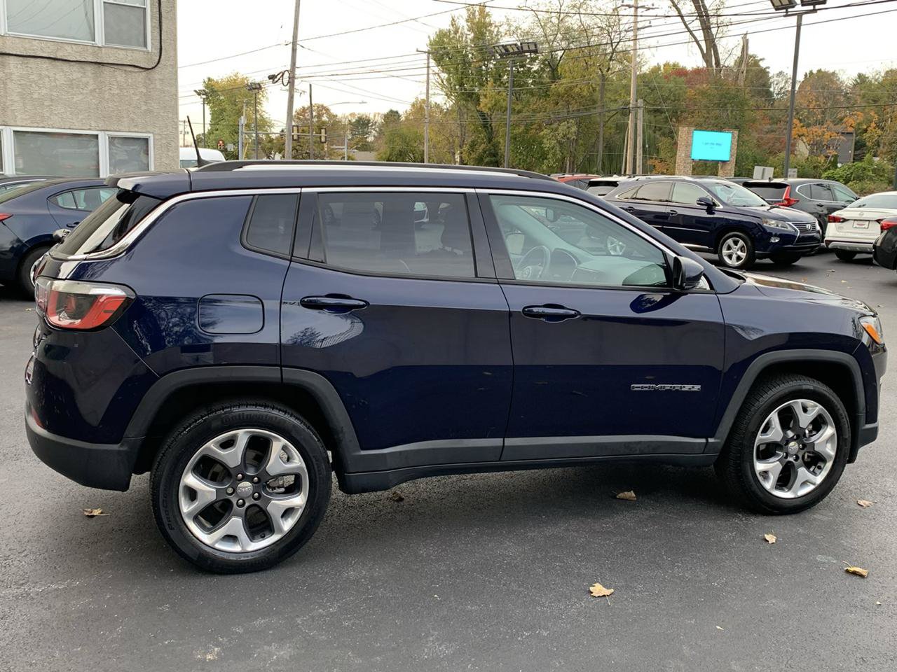 Used 2017 Jeep Compass Limited w/ Navigation Group AWD/4WD image 5