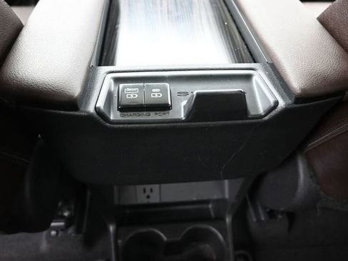 Certified 2024 Toyota Sienna Platinum image 31