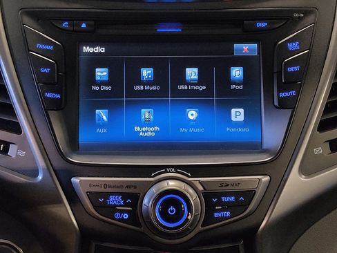 Used 2016 Hyundai Elantra Limited w/ Option Group 04 FWD image 25