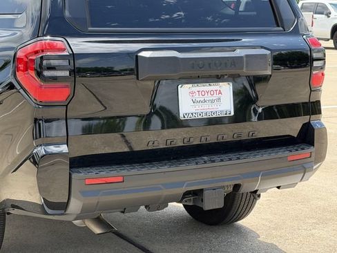 Used 2026 Toyota 4Runner SR5 AWD/4WD image 6