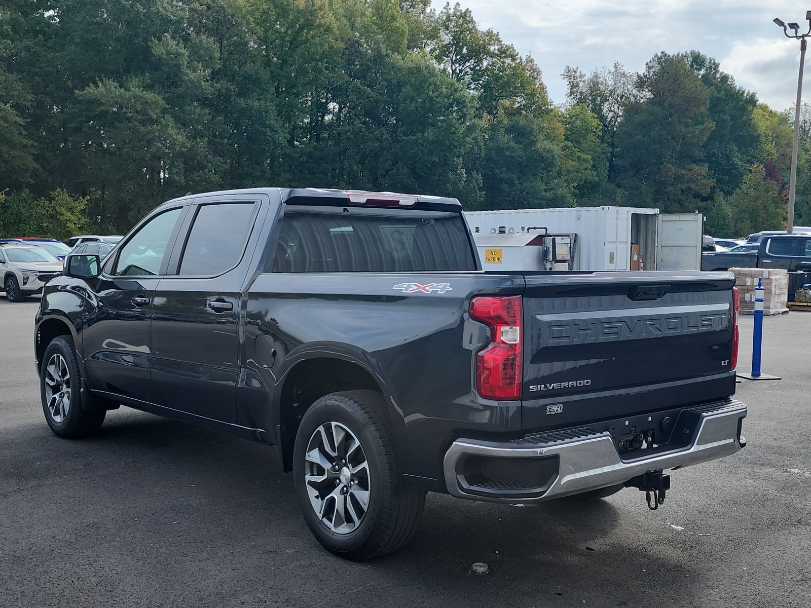 Used 2024 Chevrolet Silverado 1500 LT AWD/4WD image 3