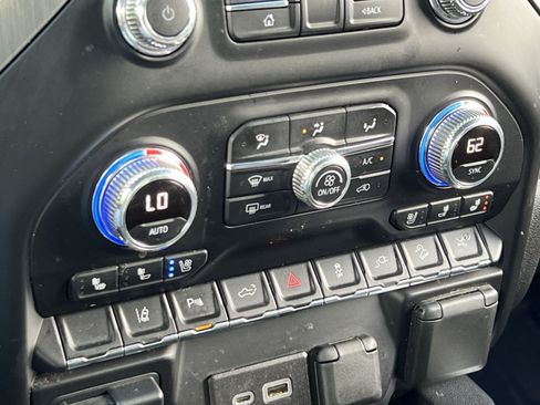 Used 2022 GMC Sierra 2500 Denali w/ Denali Ultimate Package AWD/4WD image 26