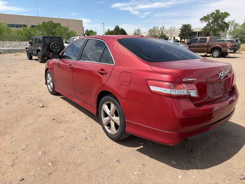 Used 2010 Toyota Camry SE FWD image 5