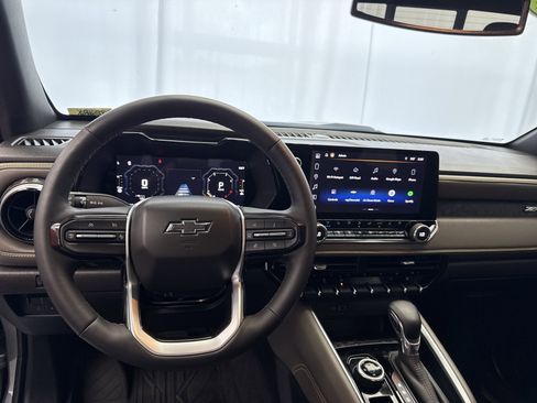 Used 2024 Chevrolet Colorado ZR2 w/ ZR2 Convenience Package III image 9