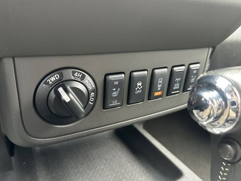 Used 2018 Nissan Frontier PRO-4X w/ Pro-4x Luxury Package image 26