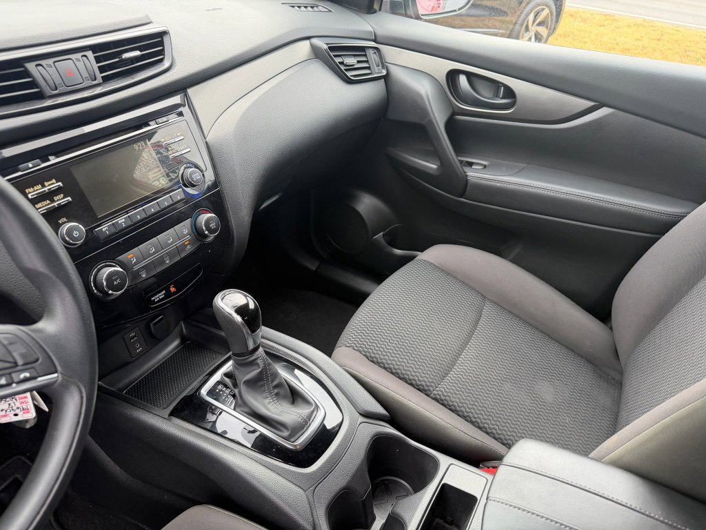 Used 2018 Nissan Rogue Sport S w/ S Appearance Package FWD image 13