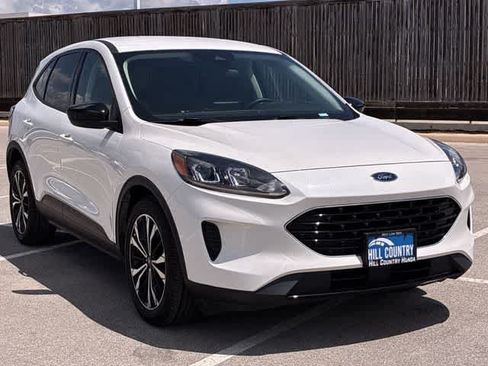 Used 2022 Ford Escape SE w/ SE Sport Appearance Package FWD image 8