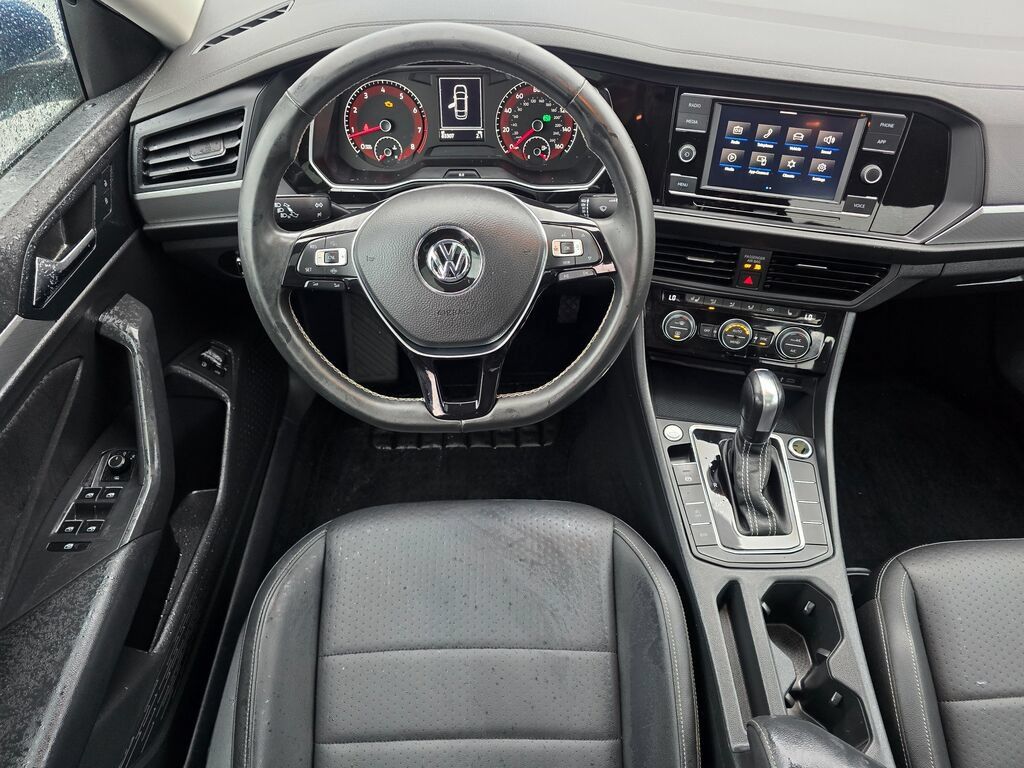 Used 2021 Volkswagen Jetta SE w/ SE Cold Weather Package FWD image 2