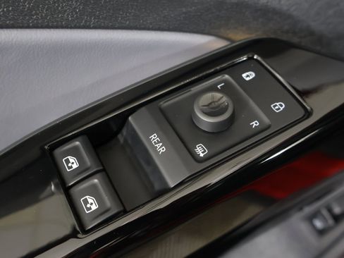 Used 2023 Volkswagen ID.4 Pro S image 42