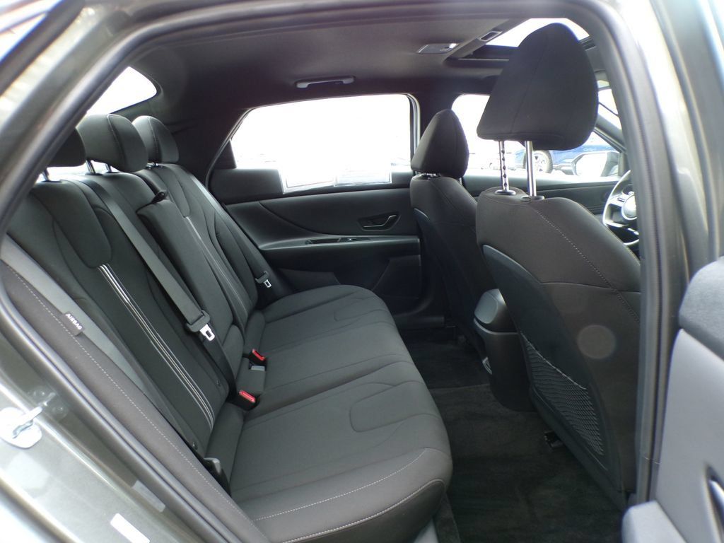 Certified 2026 Hyundai Elantra SEL Sport Premium FWD image 19