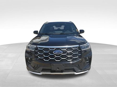 Used 2025 Ford Explorer Platinum AWD/4WD image 3