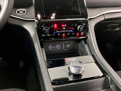 New 2026 Jeep Grand Cherokee L 4WD image 7