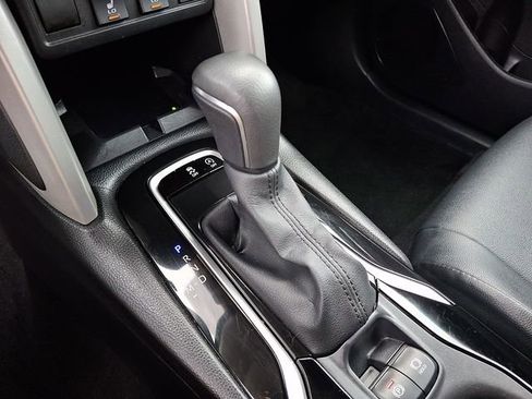 Used 2025 Toyota Corolla Cross XLE FWD image 15