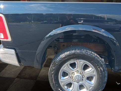 Used 2014 RAM 2500 Laramie AWD/4WD image 8