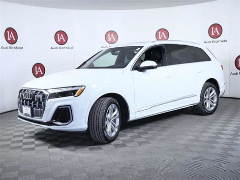 Used 2025 Audi Q7 3.0T Premium Plus image 4