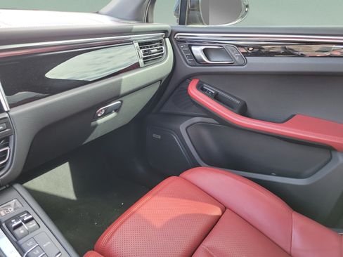 Used 2021 Porsche Macan S AWD/4WD image 19