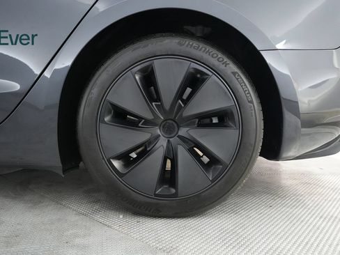 Used 2025 Tesla Model 3 Long Range RWD image 9
