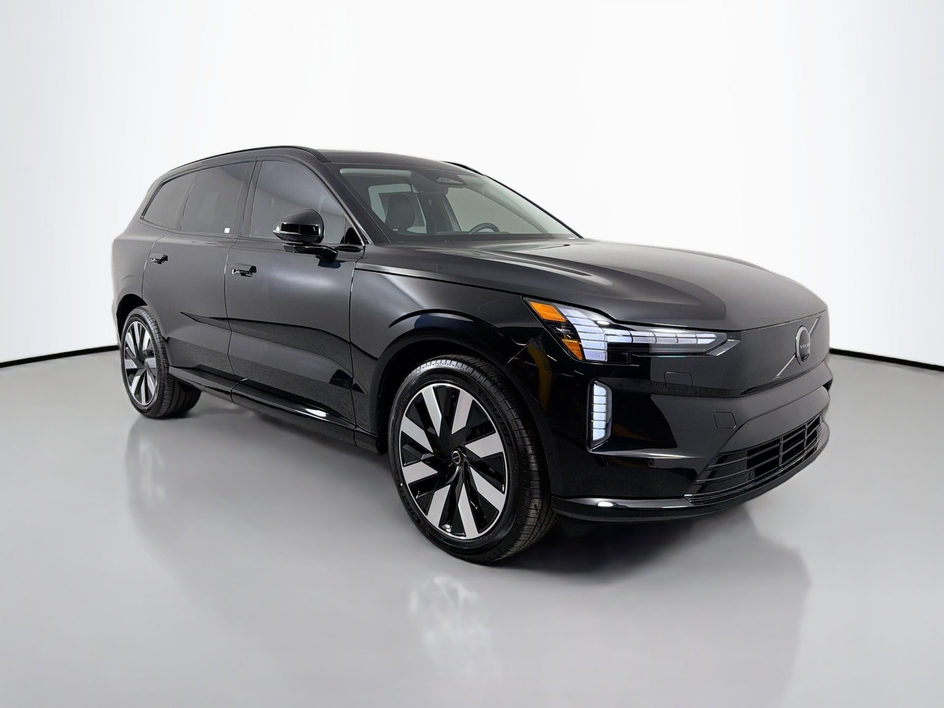 New 2026 Volvo EX90 Ultra AWD/4WD image 3