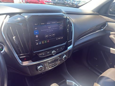Used 2020 Chevrolet Traverse LT w/ LT Premium Package AWD/4WD image 22