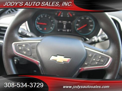 Used 2018 Chevrolet Equinox LS image 14