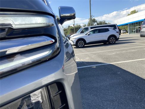 New 2026 Chevrolet Suburban Premier image 10