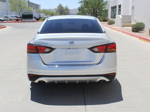 Used 2022 Nissan Altima 2.5 SV FWD image 6