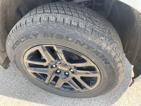 Used 2023 Chevrolet Silverado 1500 Custom AWD/4WD image 8