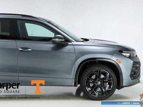 Used 2025 Volkswagen Tiguan SE R-Line AWD/4WD image 12