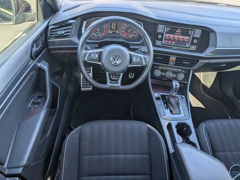 Used 2019 Volkswagen Jetta GLI image 10