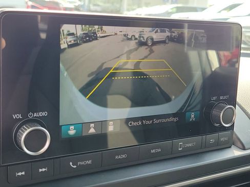 Used 2025 Honda Pilot Sport image 9