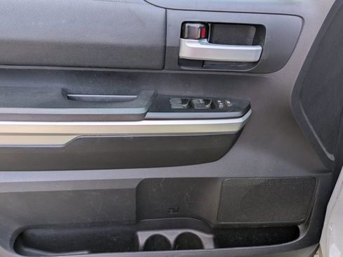 Used 2014 Toyota Tundra SR5 w/ SR5 Upgrade Package image 14