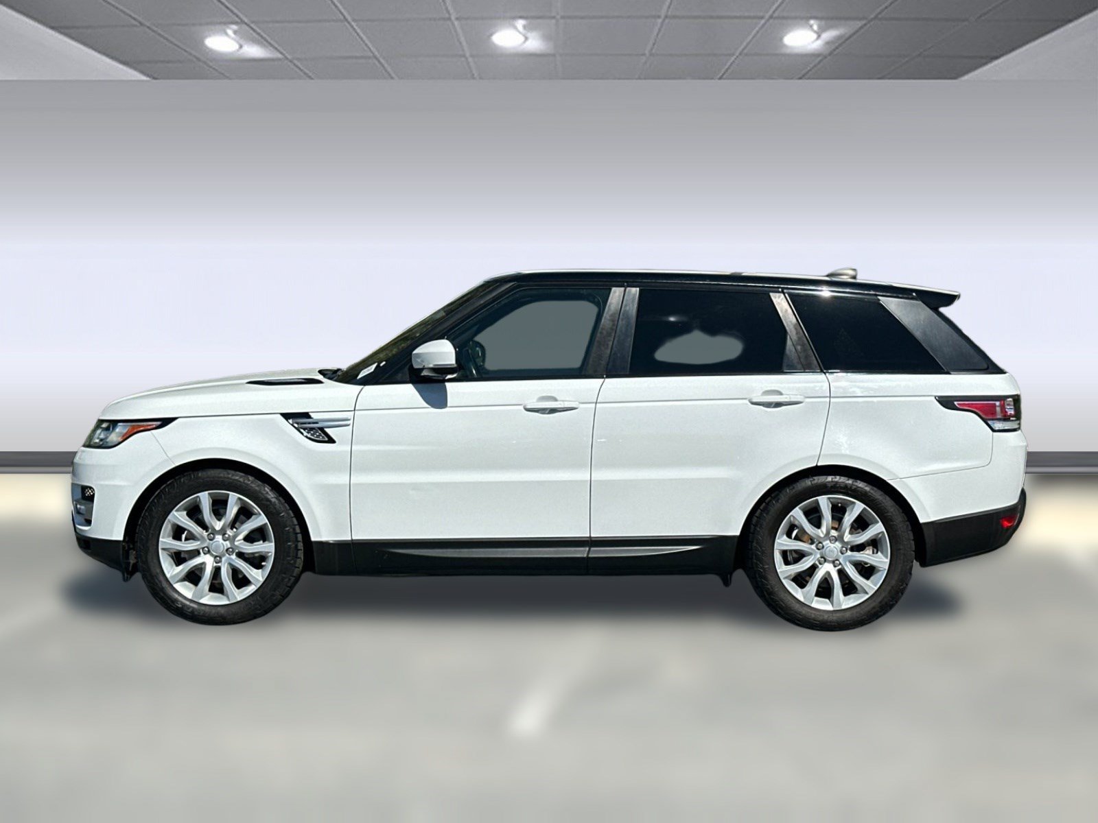 Used 2017 Land Rover Range Rover Sport HSE AWD/4WD image 2