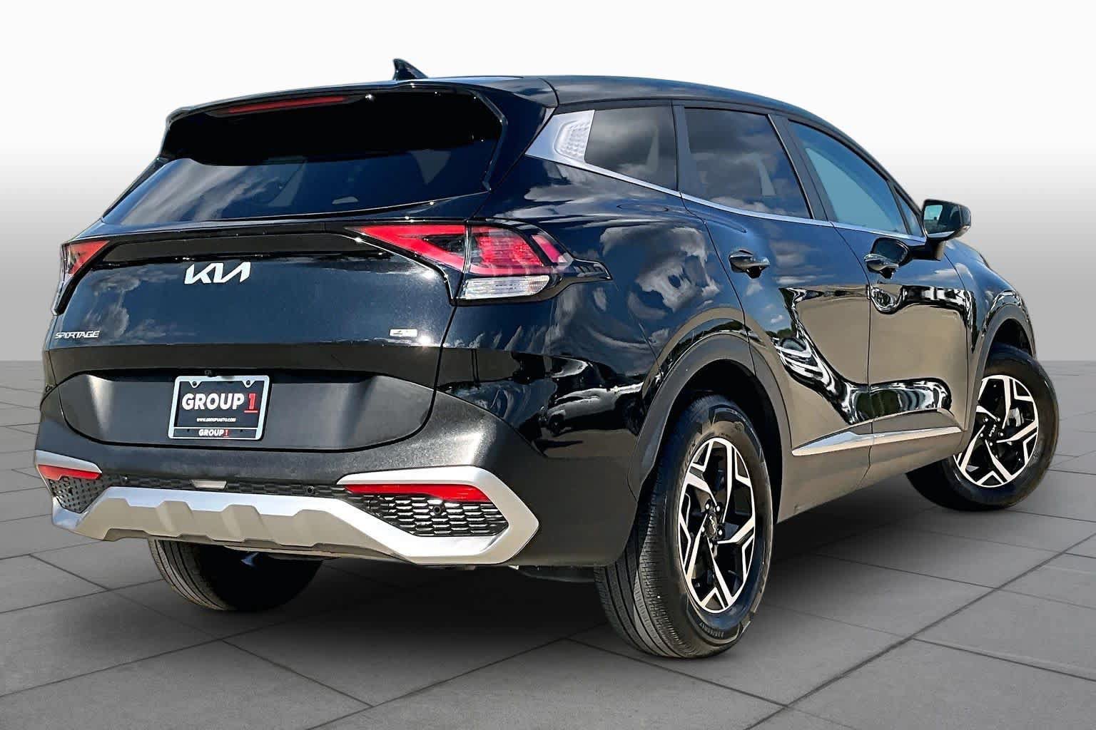 Used 2024 Kia Sportage LX AWD/4WD image 13