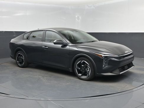 Certified 2025 Kia K4 EX FWD image 1