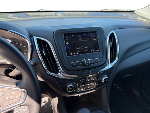 Used 2023 Chevrolet Equinox LT w/ Driver Convenience Package FWD image 12