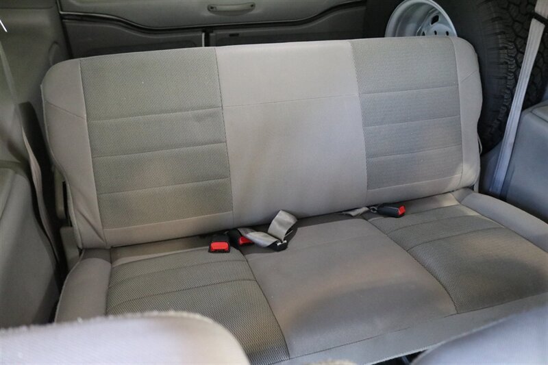 Used 2005 Ford Excursion XLT AWD/4WD image 36