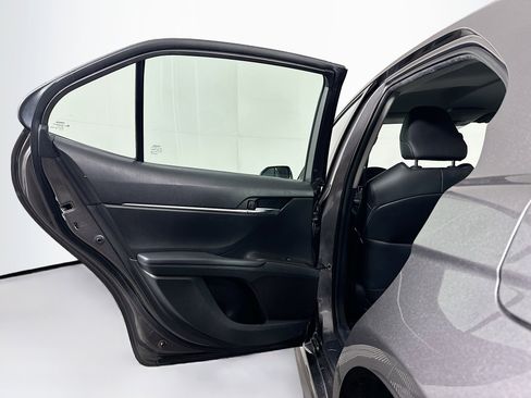 Used 2021 Toyota Camry SE FWD image 25