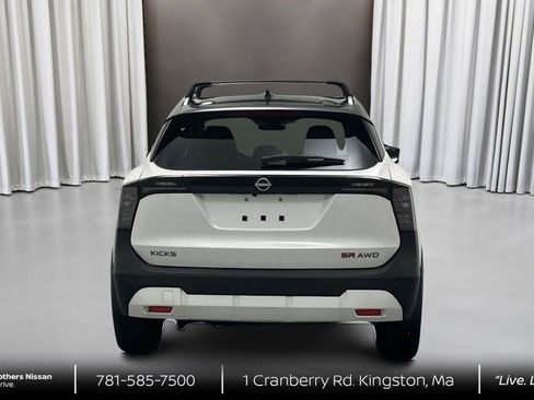 New 2026 Nissan Kicks SR w/ SR Premium Package image 6