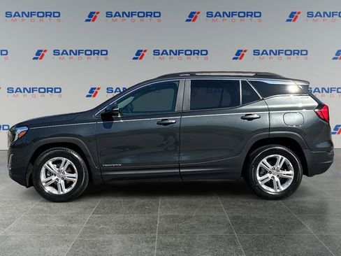 Used 2021 GMC Terrain SLE w/ Driver Convenience Package FWD image 2