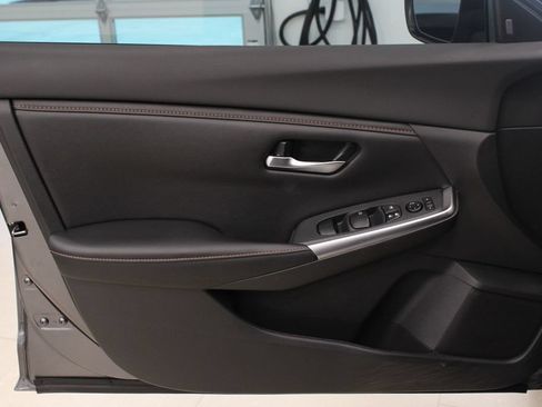 Used 2022 Nissan Sentra SR w/ Midnight Edition FWD image 11