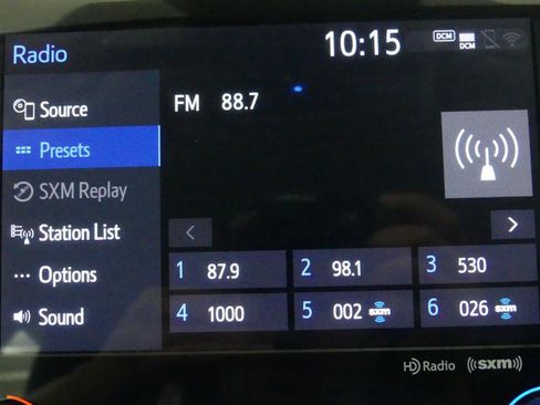 Used 2020 Toyota Camry LE image 8